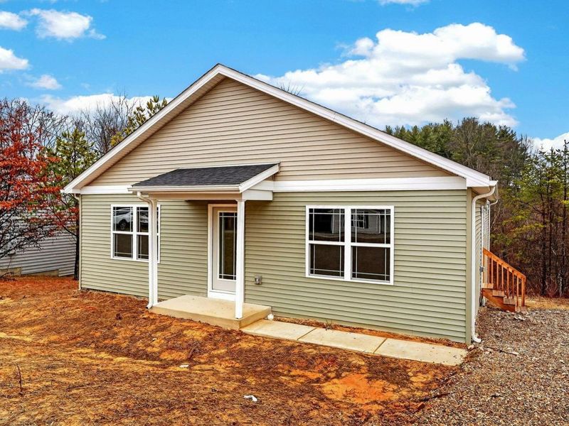 353 Elm Street , New Straitsville, OH 43766 Photo 4