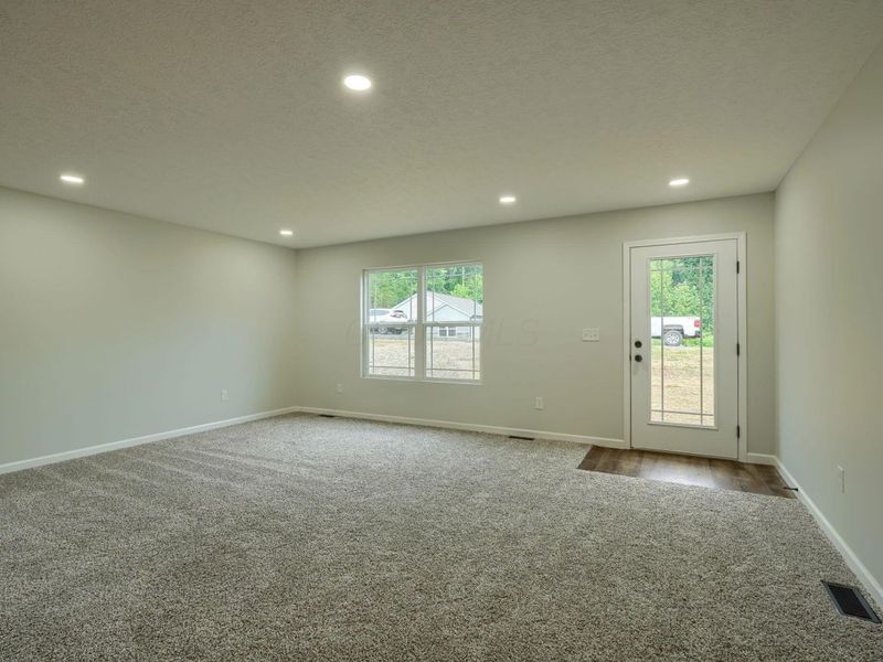 353 Elm Street , New Straitsville, OH 43766 Photo 8