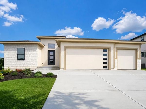 27604 E 128th Court, Lee's Summit, MO 64086