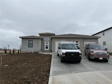 27604 E 128th Court, Lee's Summit, MO 64086