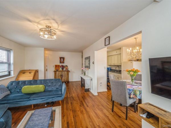 216 Fulton Street, Unit 1B, Farmingdale, NY 11735