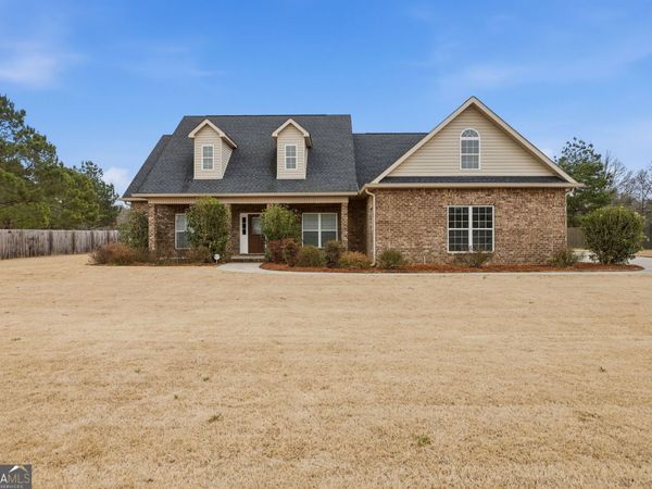 251 Hampton Oaks Way, Byron, GA 31008