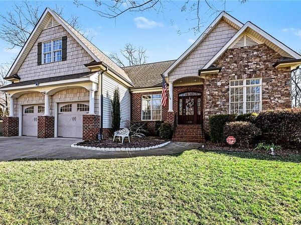 115 Town Lot Drive, Pfafftown, NC 27040