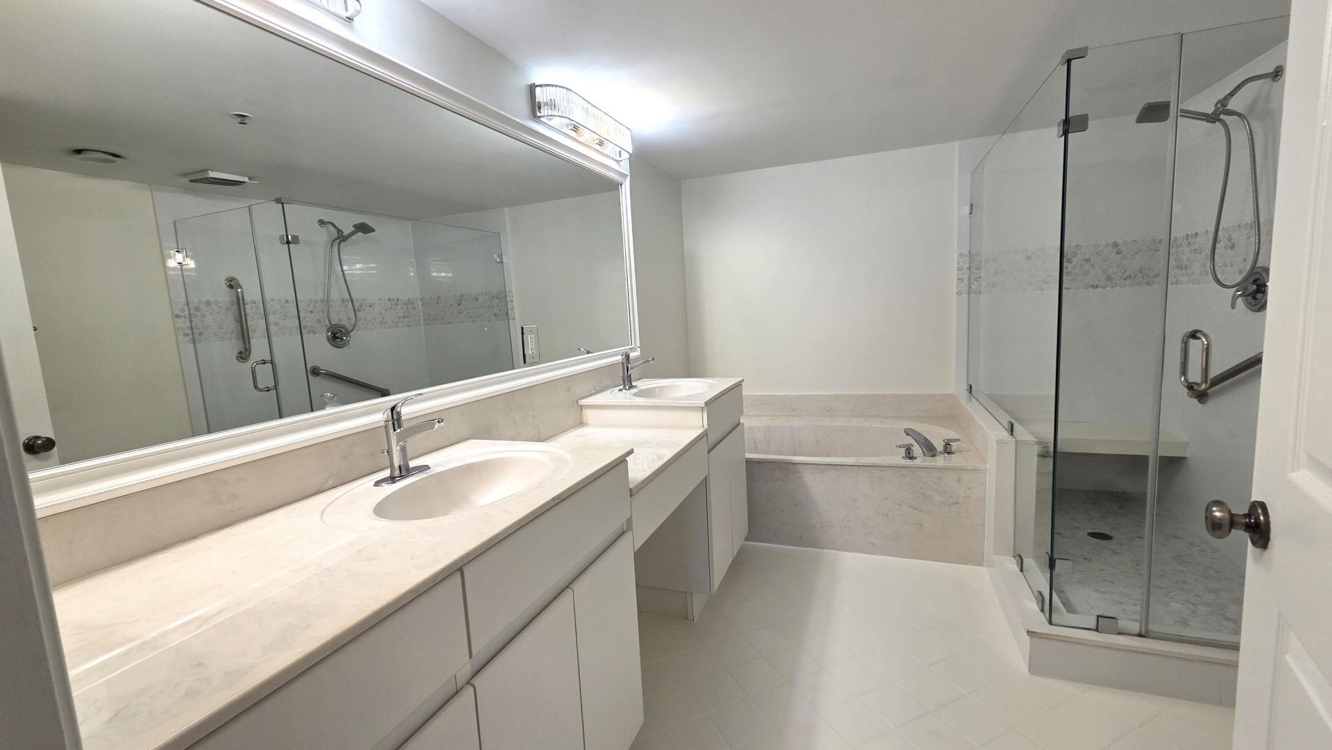 5777 Gemstone Court, Unit 207, Boynton Beach, FL 33437 Photo