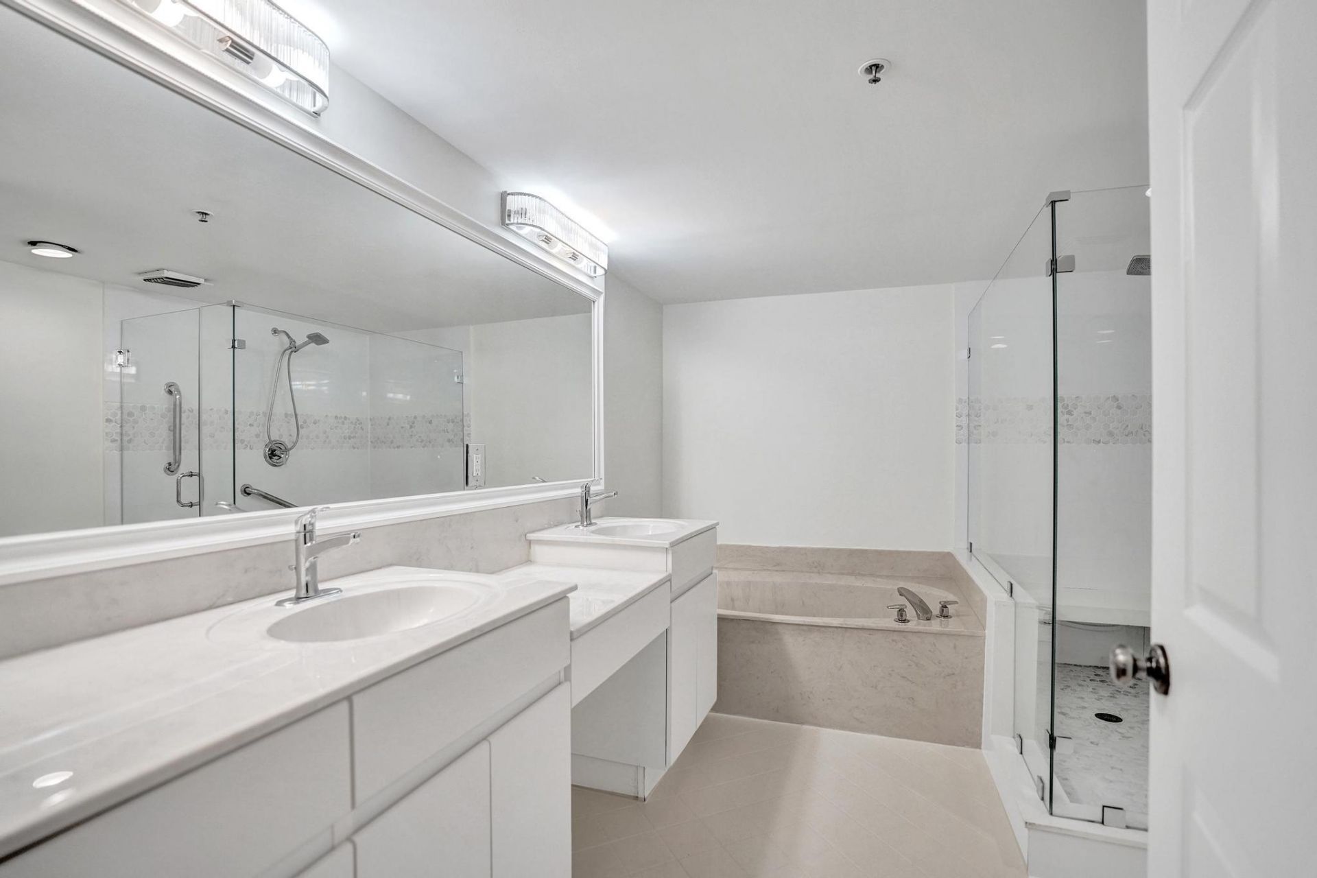 5777 Gemstone Court, Unit 207, Boynton Beach, FL 33437 Photo