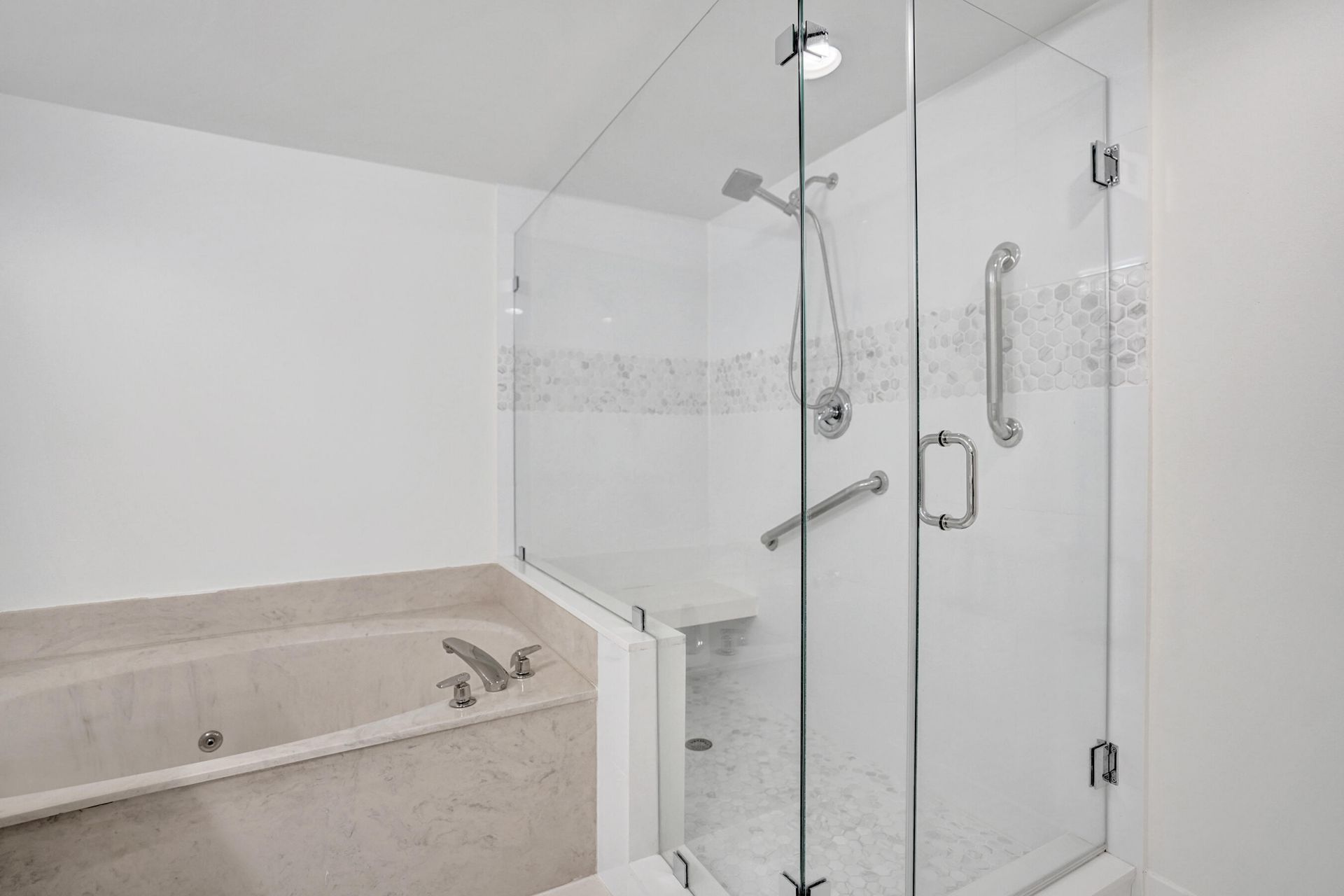 5777 Gemstone Court, Unit 207, Boynton Beach, FL 33437 Photo