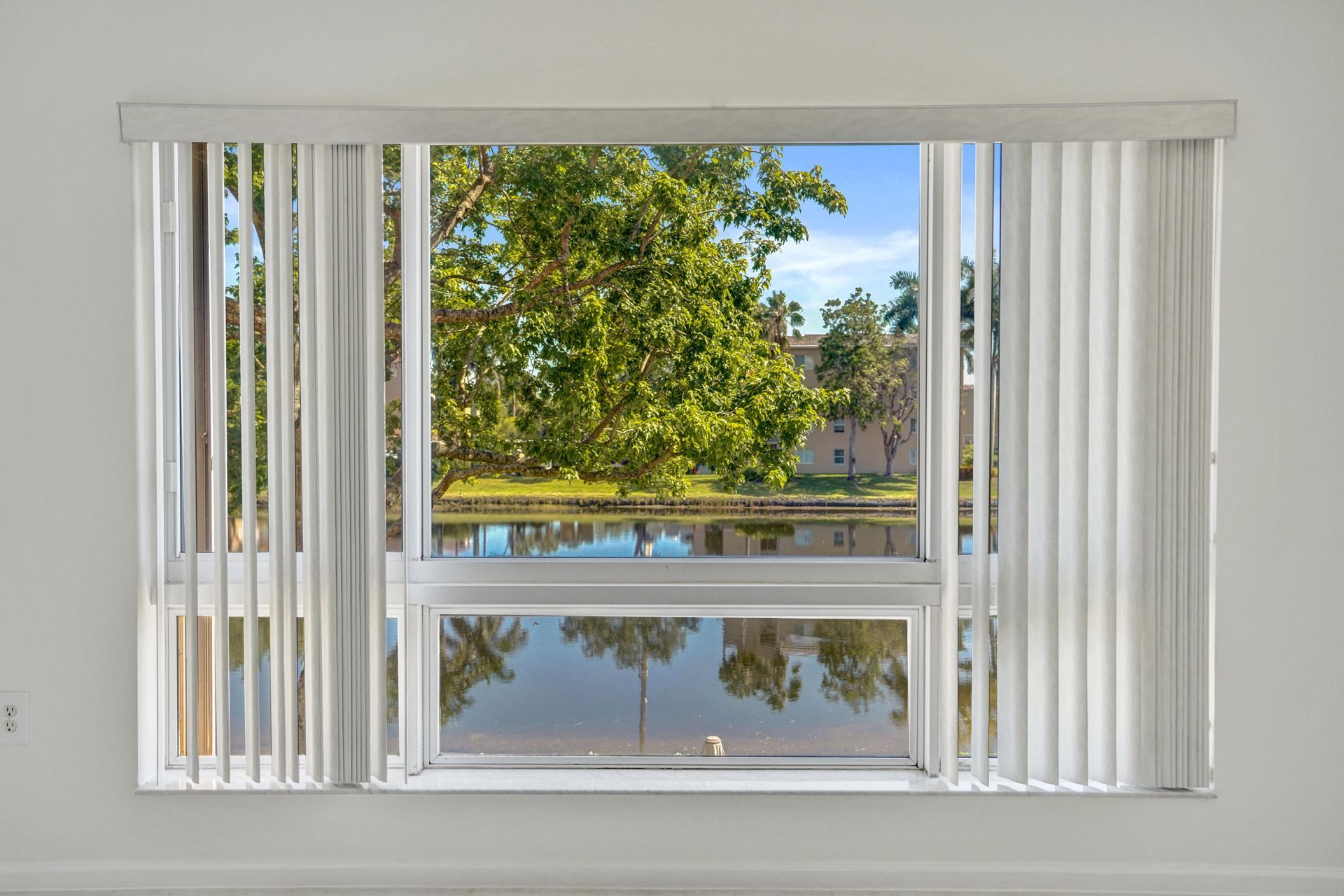 5777 Gemstone Court, Unit 207, Boynton Beach, FL 33437 Photo