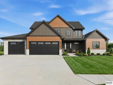 23720 Mary Jo Lane, Waterloo, NE 68069
