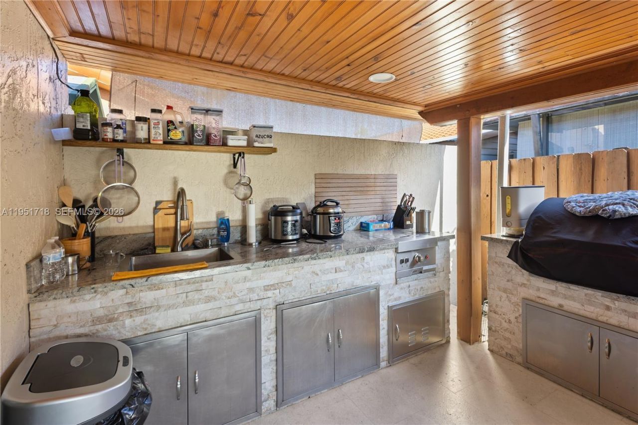 10358 NW 128th Ter , Hialeah Gardens, FL 33018 Photo