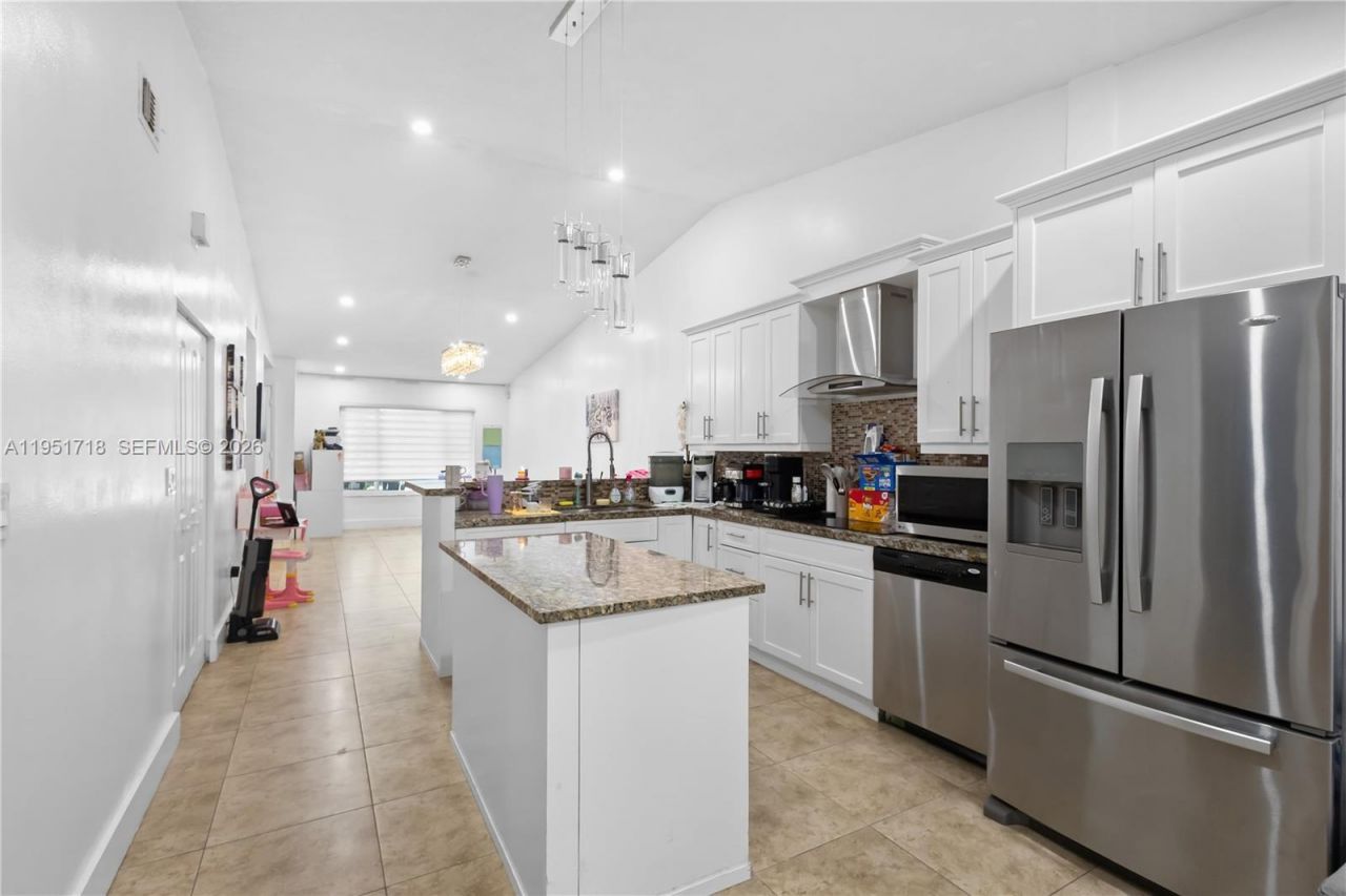 10358 NW 128th Ter , Hialeah Gardens, FL 33018 Photo