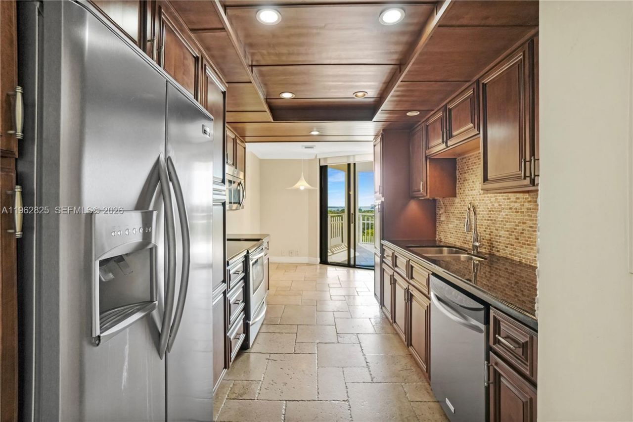 1000 Quayside Ter , Unit 706, Miami, FL 33138 Photo