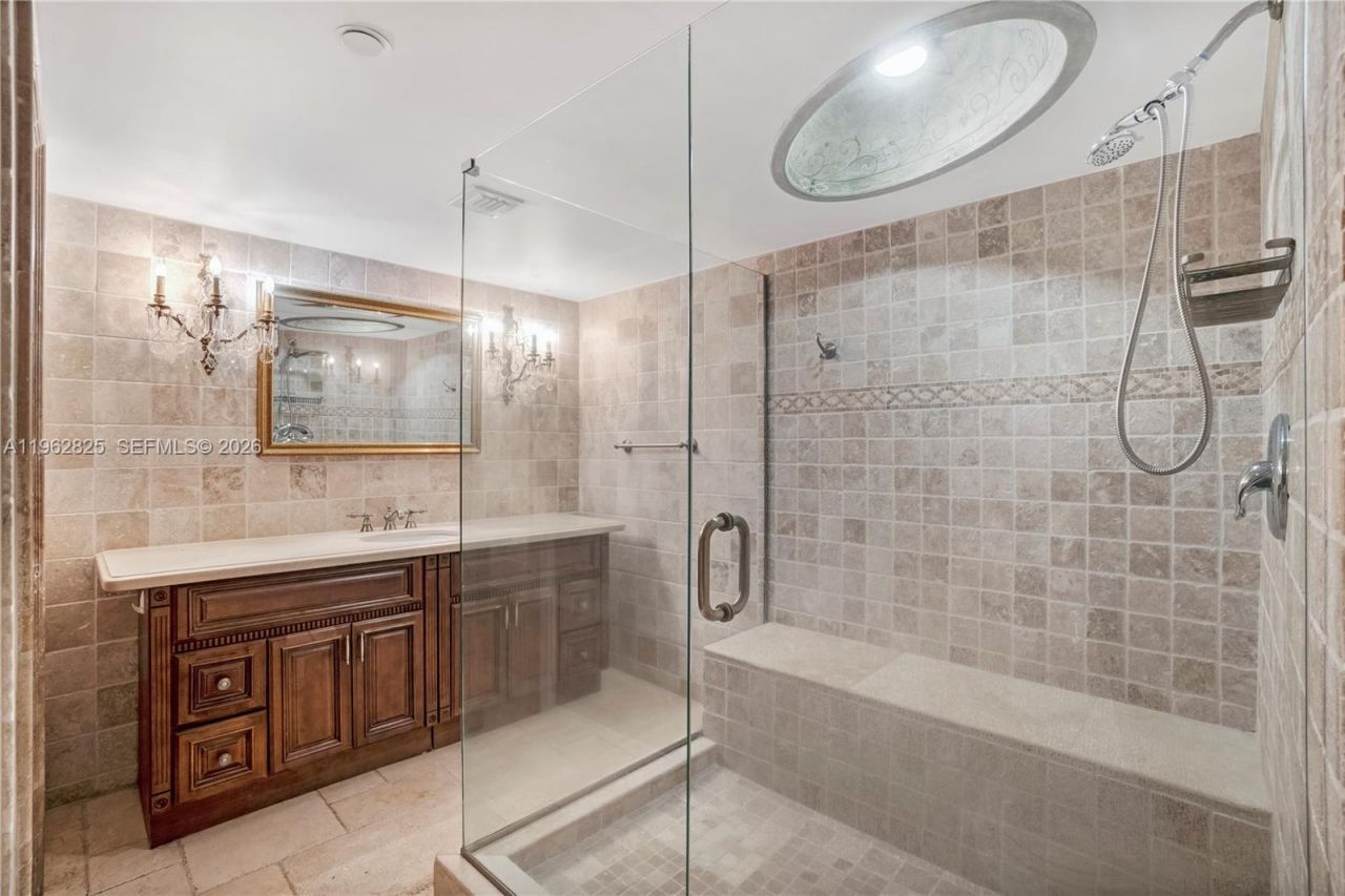 1000 Quayside Ter , Unit 706, Miami, FL 33138 Photo