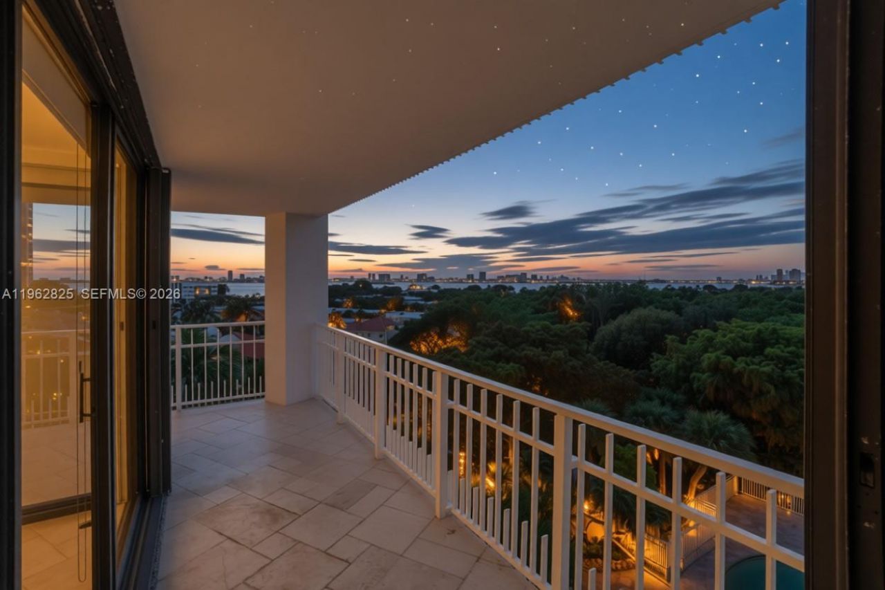 1000 Quayside Ter , Unit 706, Miami, FL 33138 Photo