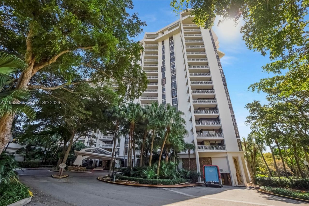 1000 Quayside Ter , Unit 706, Miami, FL 33138 Photo