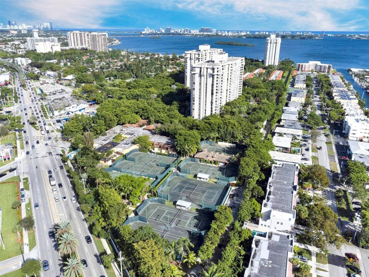 1000 Quayside Ter , Unit 706, Miami, FL 33138 Photo