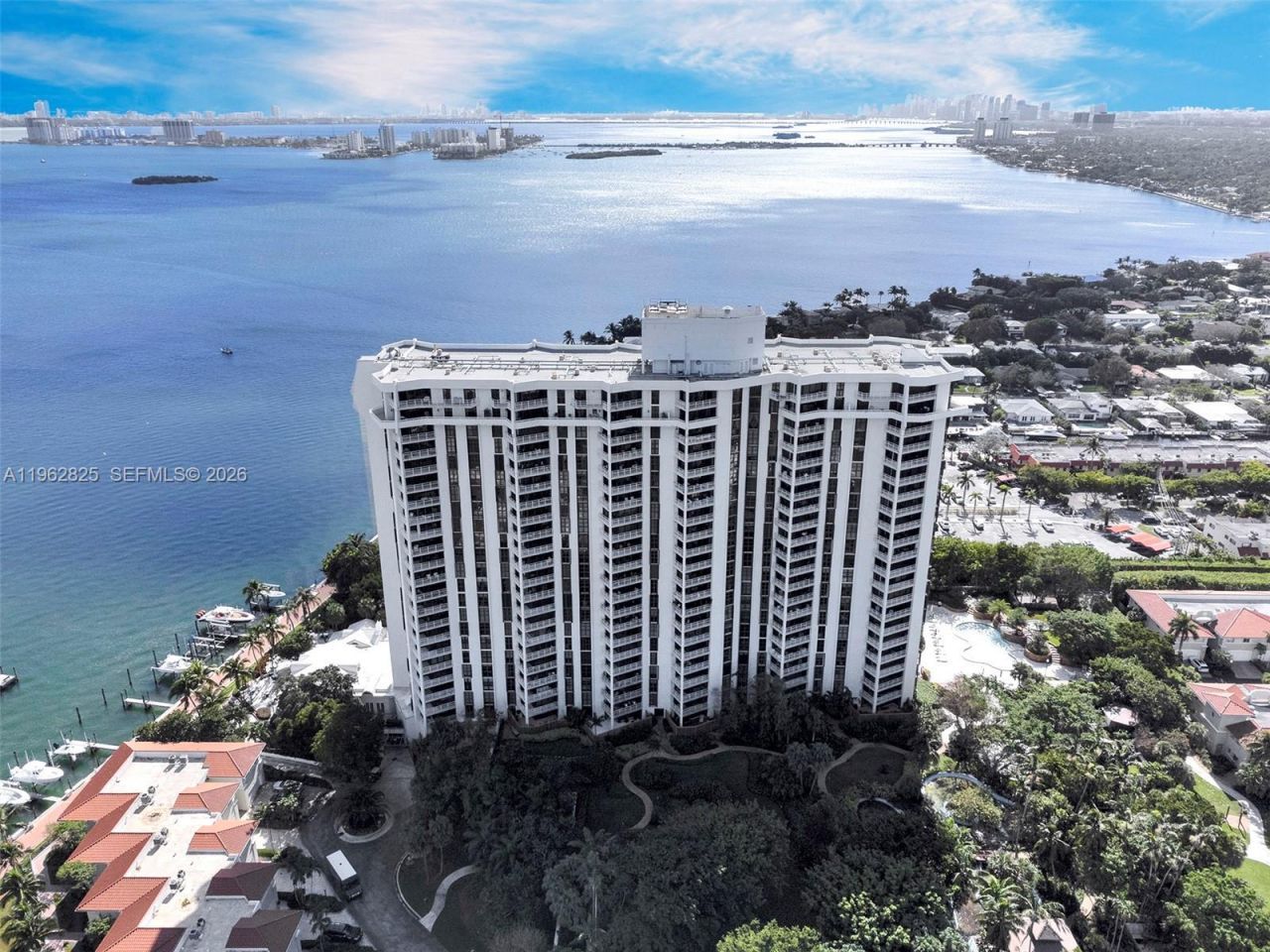 1000 Quayside Ter , Unit 706, Miami, FL 33138 Photo