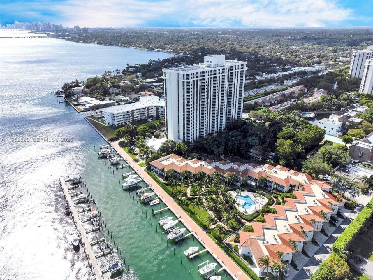 1000 Quayside Ter , Unit 706, Miami, FL 33138 Photo