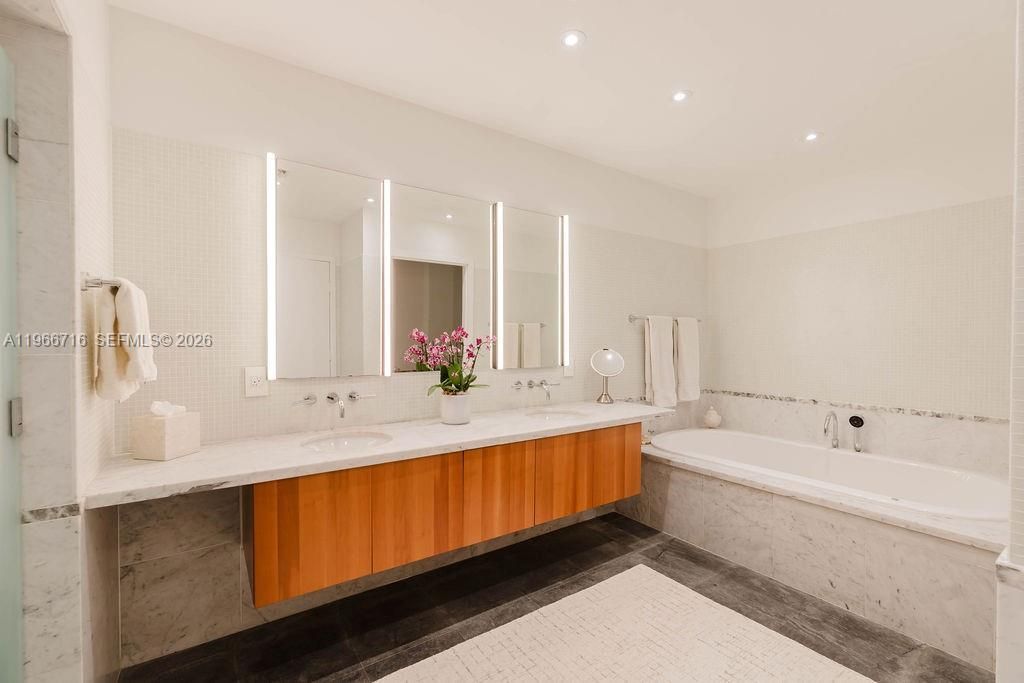 6103 Aqua Ave, Unit 702, Miami Beach, FL 33141 Photo