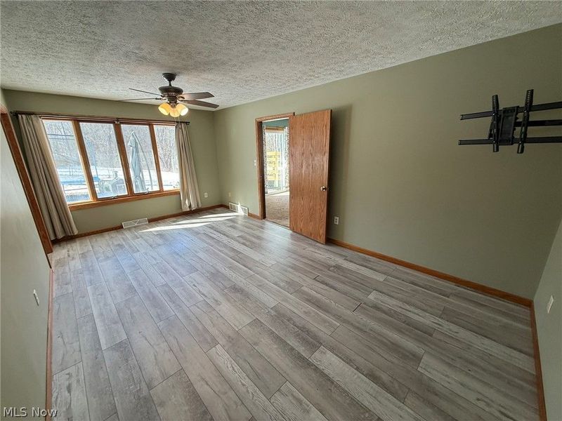 6784 Old Zoarville Road NE, Zoarville, OH 44656 Photo 23