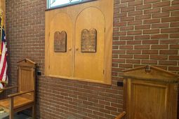 808 Ellis Avenue photo 4