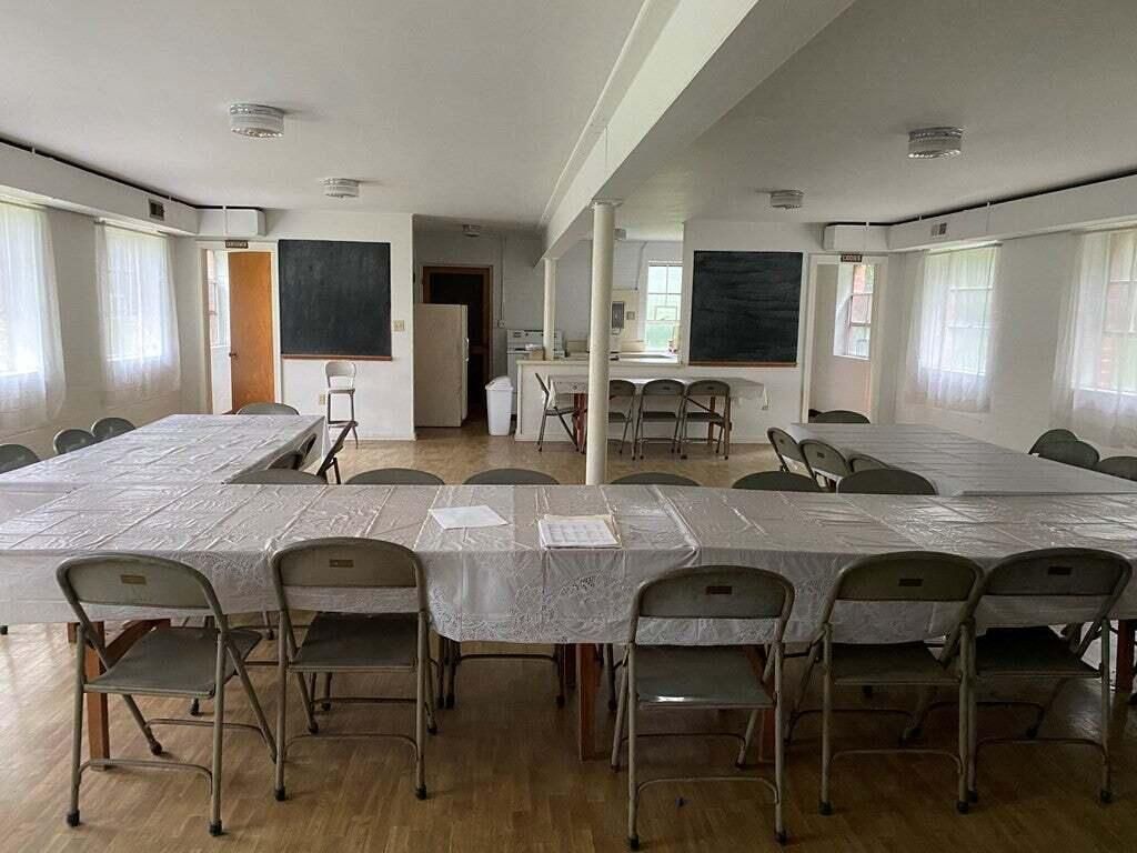 808 Ellis Avenue Photo 9