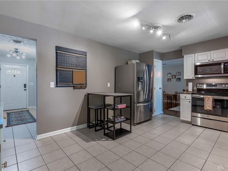 6000 Cobbleskill Court, Centerville, OH 45459 Photo 12