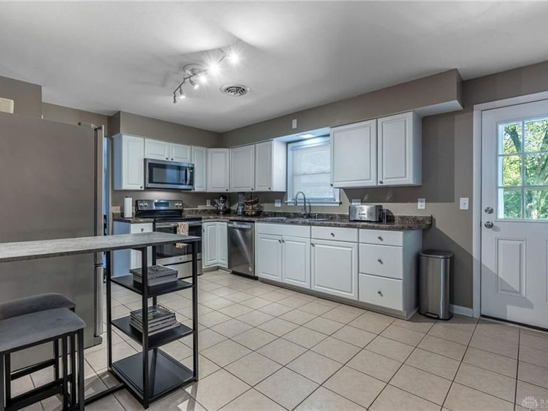 6000 Cobbleskill Court, Centerville, OH 45459 Photo 13