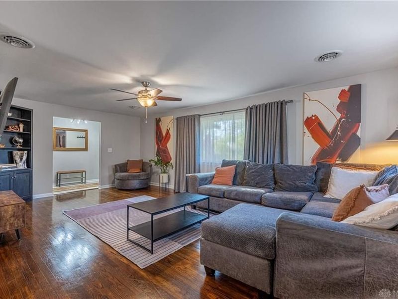 6000 Cobbleskill Court, Centerville, OH 45459 Photo 7