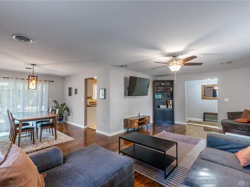 6000 Cobbleskill Court, Centerville, OH 45459 Photo 8