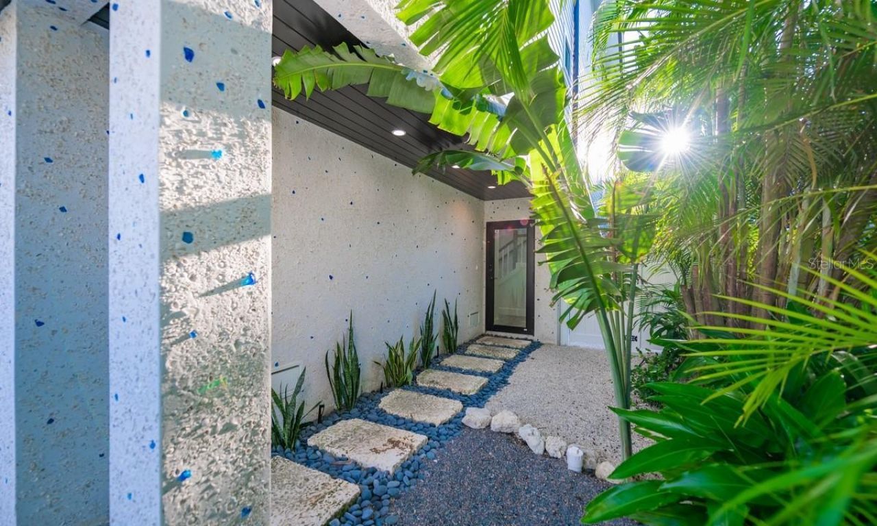 2200 Avenue B, Bradenton Beach, FL 34217 Photo