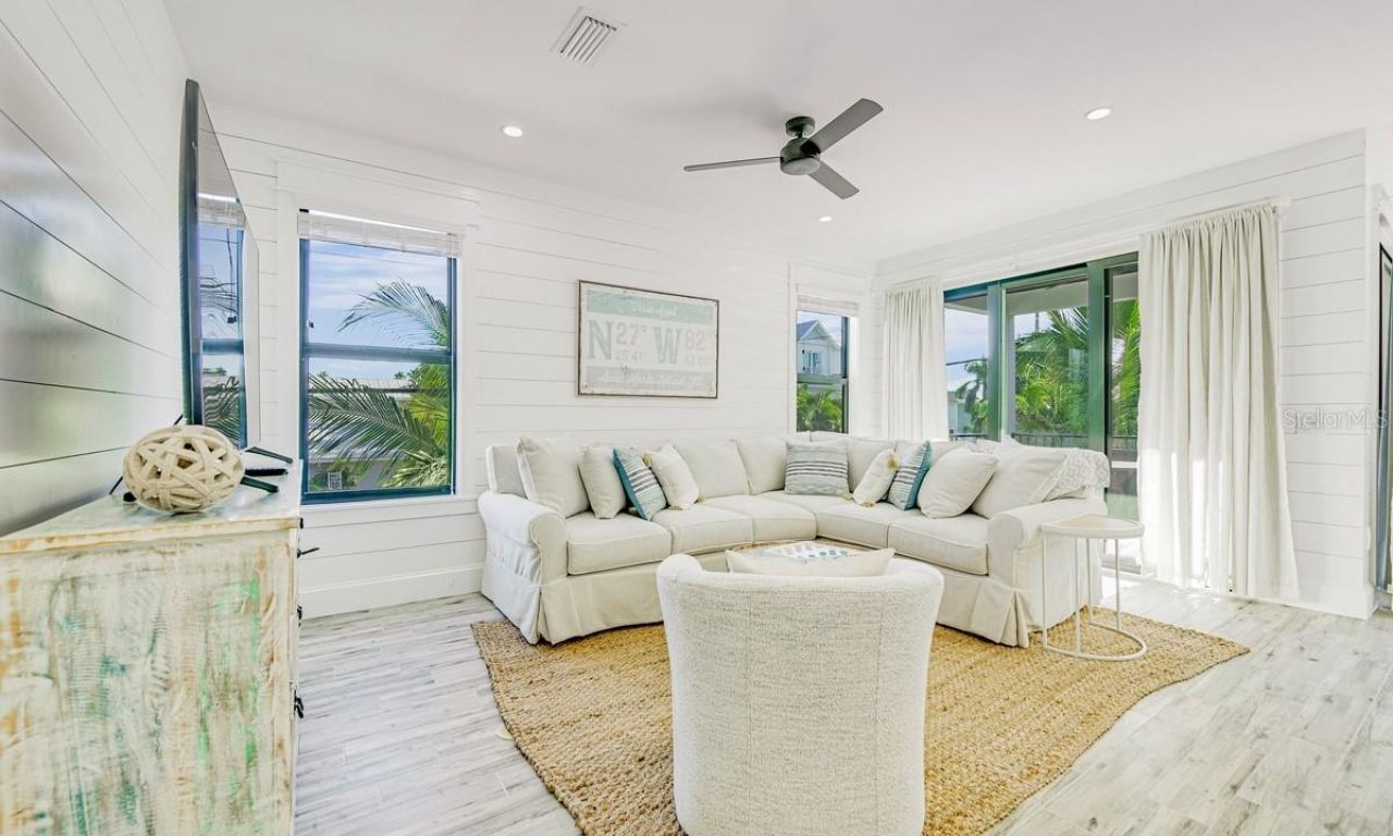 2200 Avenue B, Bradenton Beach, FL 34217 Photo