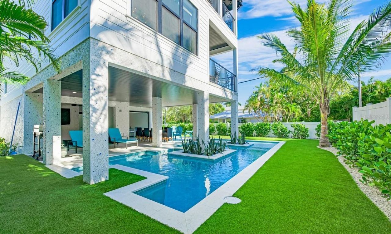 2200 Avenue B, Bradenton Beach, FL 34217 Photo