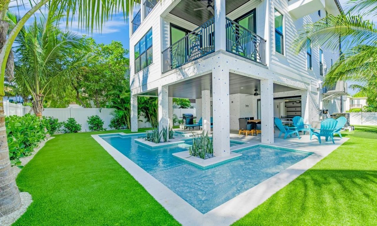 2200 Avenue B, Bradenton Beach, FL 34217 Photo