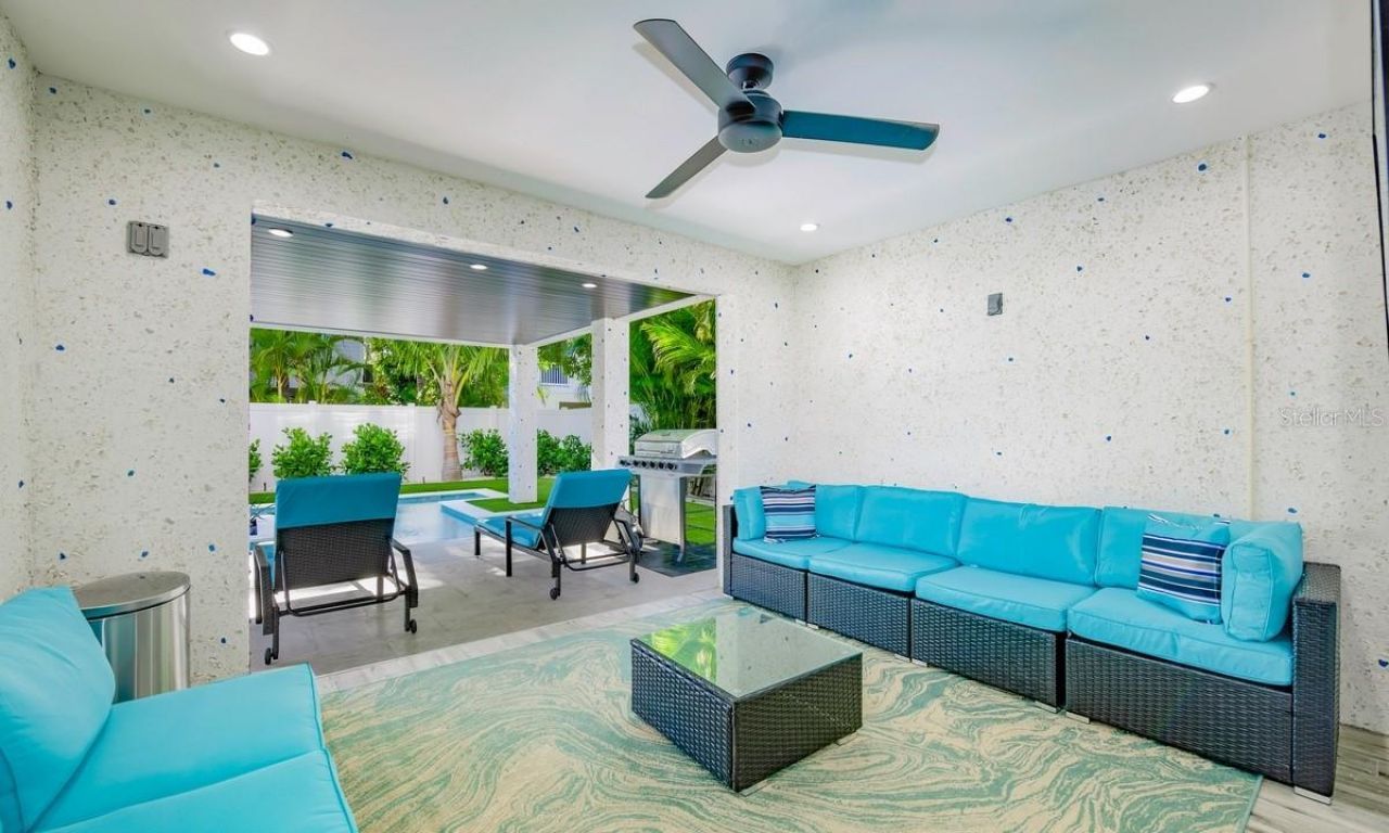 2200 Avenue B, Bradenton Beach, FL 34217 Photo