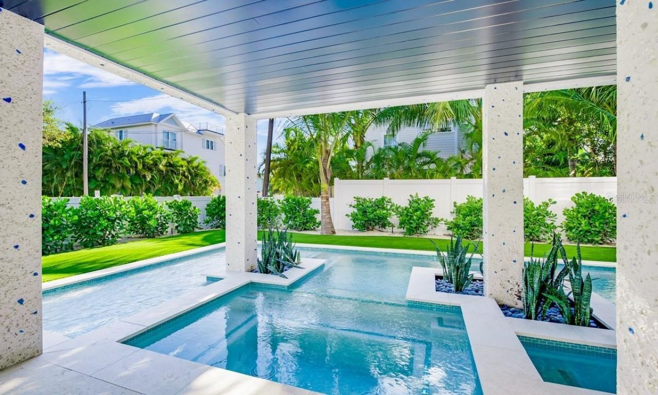 2200 Avenue B, Bradenton Beach, FL 34217 Photo