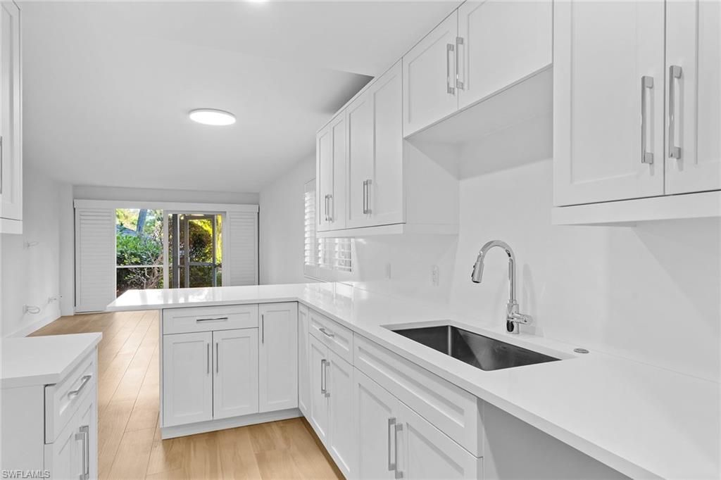 1300 Gulf Shore Blvd N, Unit 102, Naples, FL 34102 Photo