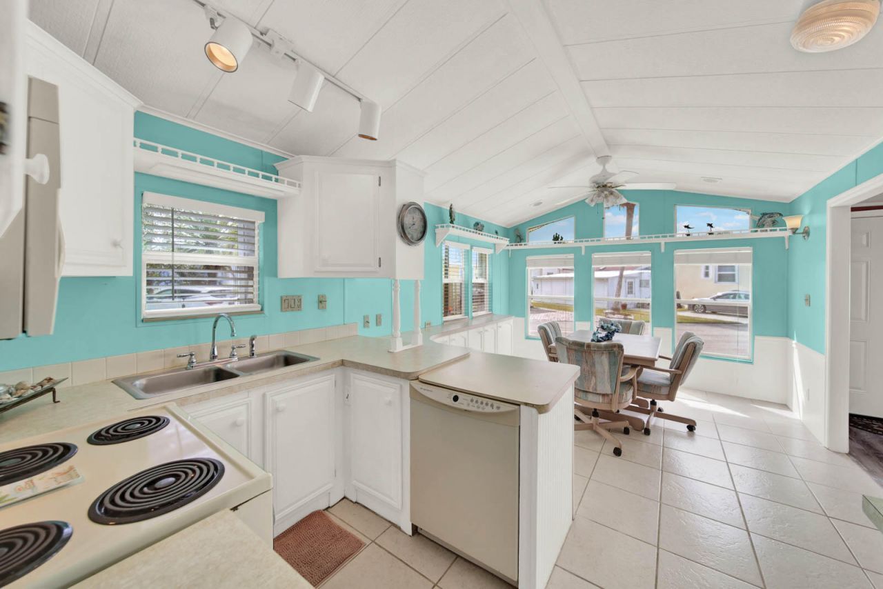 10725 S Ocean Drive, Unit 534, Jensen Beach, FL 34957 Photo