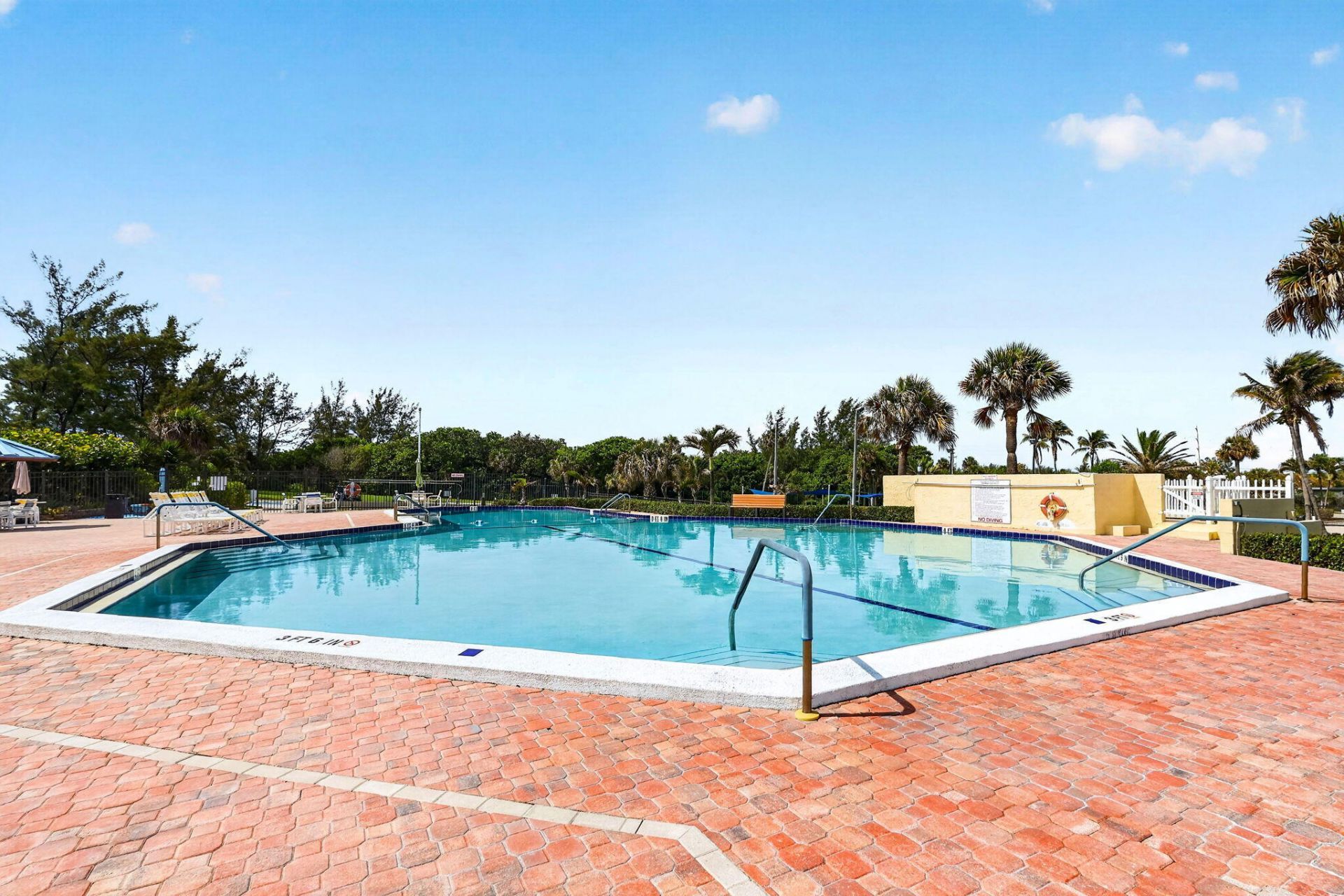 10725 S Ocean Drive, Unit 534, Jensen Beach, FL 34957 Photo