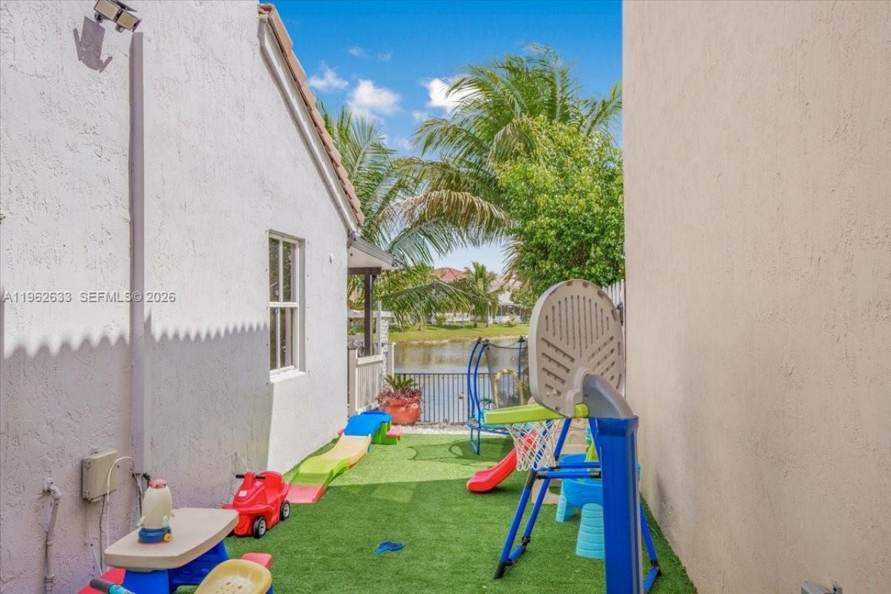 1820 Vista Way, Margate, FL 33063 Photo