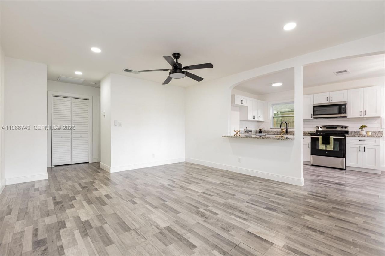 2916 Hawthorne St, Sarasota, FL 34239 Photo