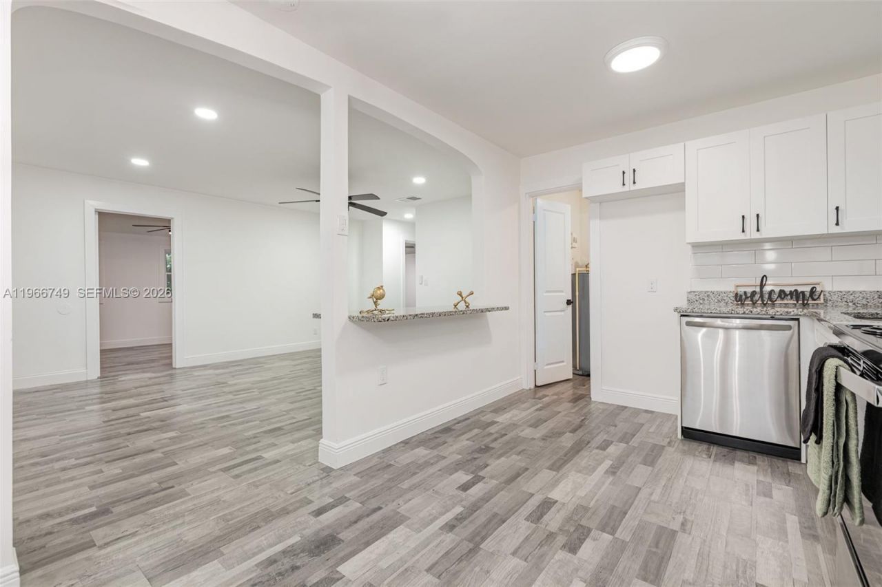 2916 Hawthorne St, Sarasota, FL 34239 Photo