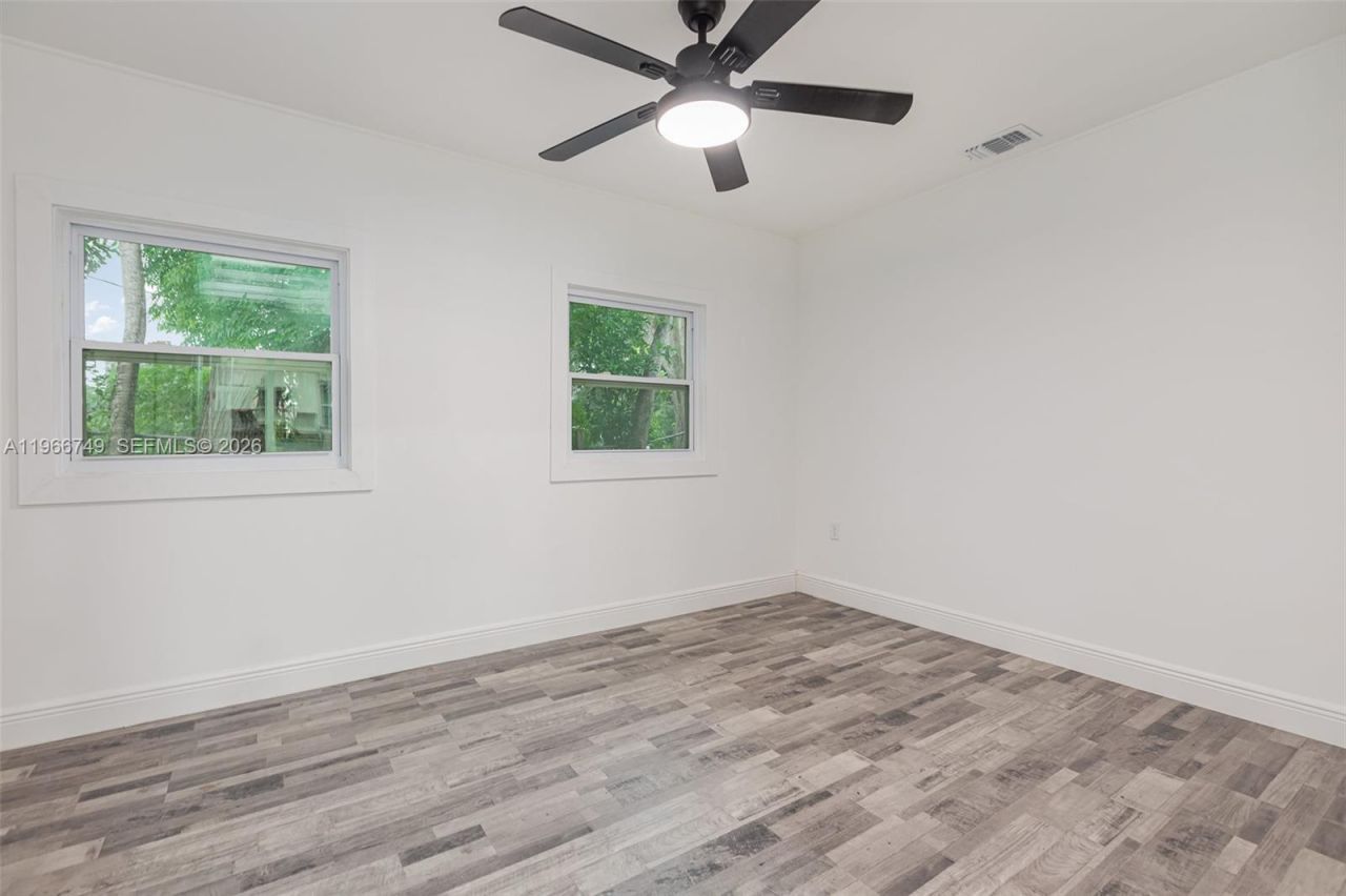 2916 Hawthorne St, Sarasota, FL 34239 Photo