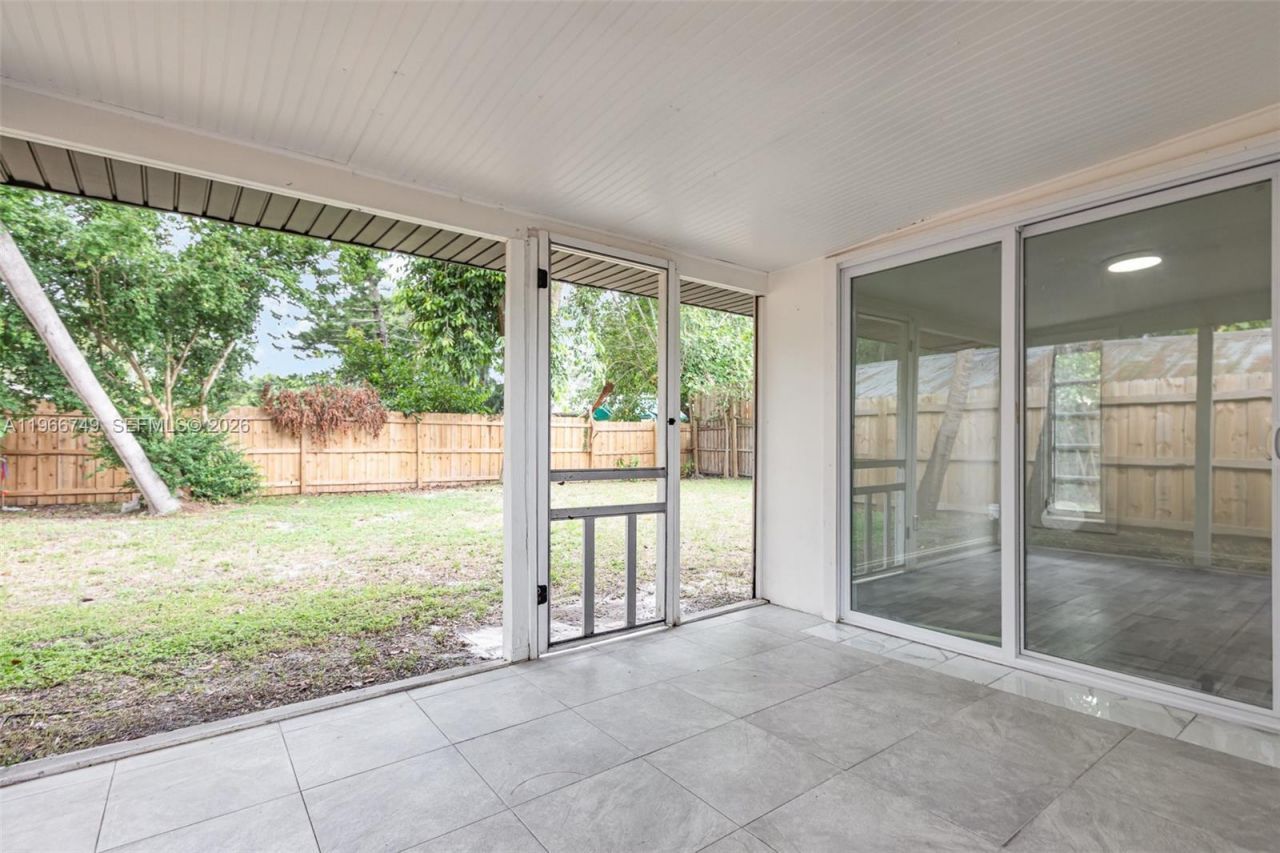 2916 Hawthorne St, Sarasota, FL 34239 Photo