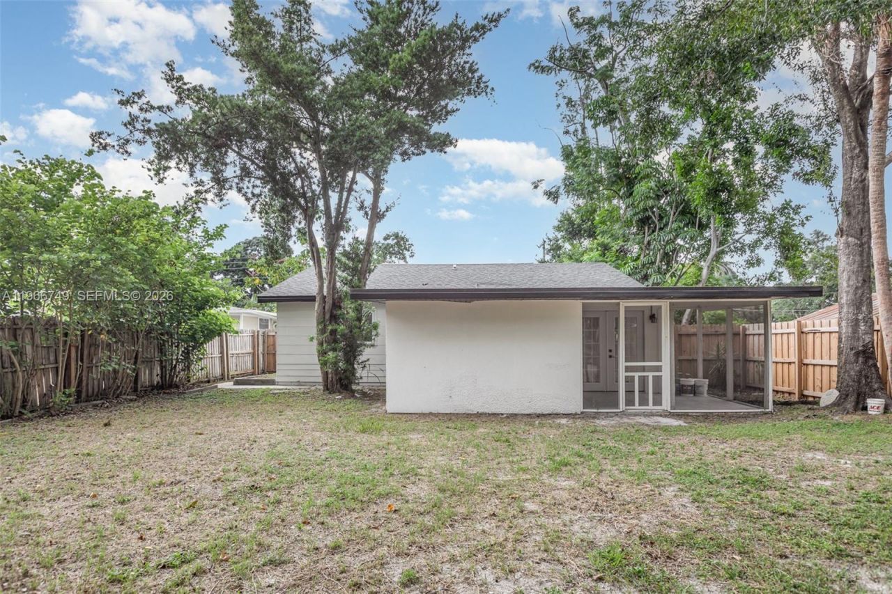 2916 Hawthorne St, Sarasota, FL 34239 Photo