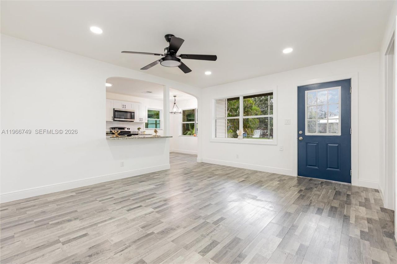 2916 Hawthorne St, Sarasota, FL 34239 Photo