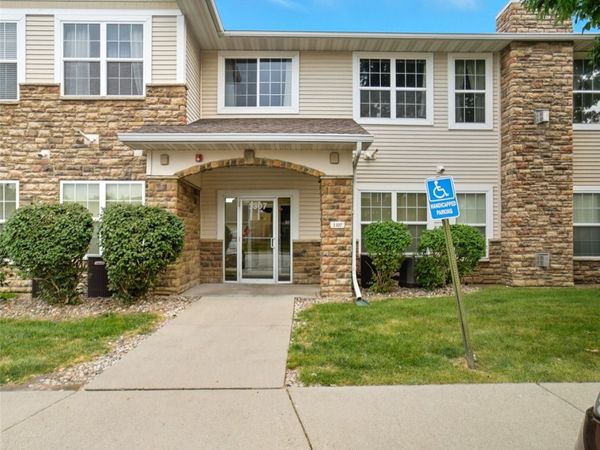 1307 SE University Avenue, Unit 205, Waukee, IA 50263