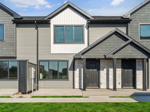 606 NE Winding Trail Lane, Ankeny, IA 50021