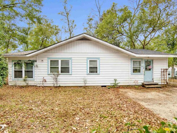 54 Nichols Avenue, Fairhope, AL 36532