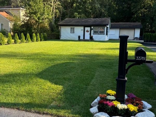 33781 Richland Street, Livonia, MI 48152