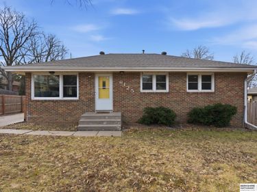 6125 Leighton Avenue, Lincoln, NE 68505